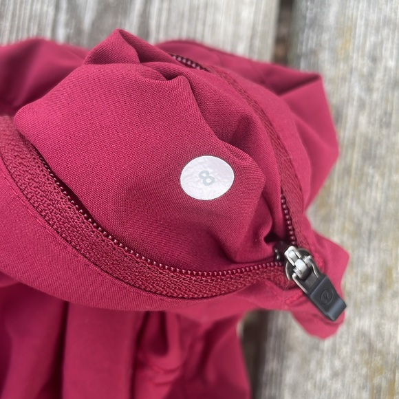 Lululemon Hotty Hot High-Rise Lined Short 2.5"
Pomegranate - Picture 6 of 9